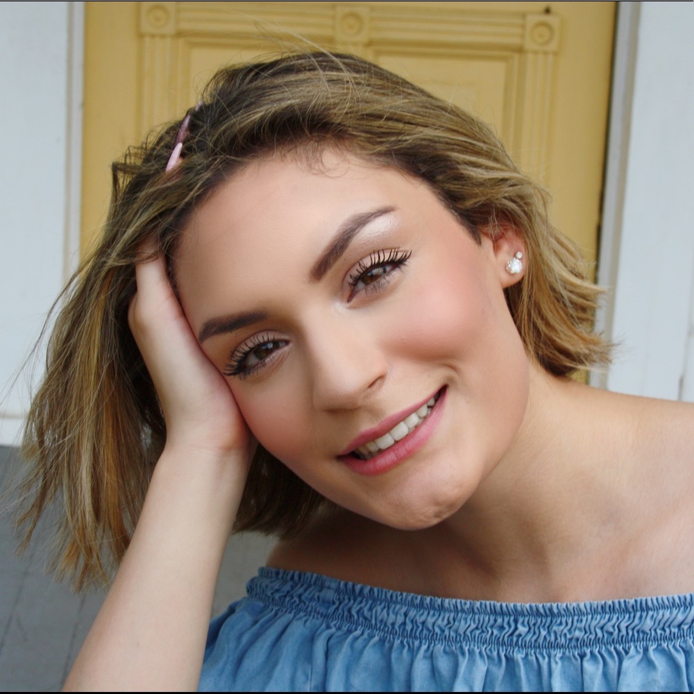 Meet your Posher, Abigail